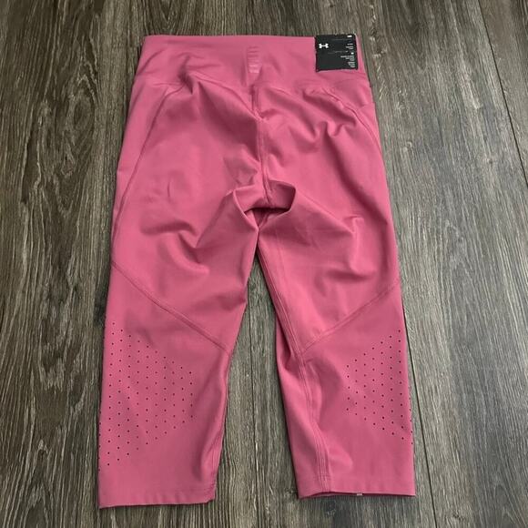 Under Armour Fitted High Rise Capri size Medium - Picture 6 of 7